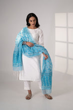 Load image into Gallery viewer, Falak Phulkari Dupatta for Women by Mystic Loom | Summer Dupatta | Kota