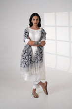 Load image into Gallery viewer, Chann Phulkari Dupatta for Women by Mystic Loom | Summer Dupatta | Kota