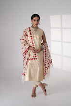 Load image into Gallery viewer, Raas handmade Phulkari Dupatta for women by Mysticloom // kota summer Dupatta