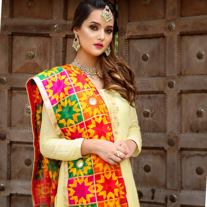 Discover the Magic: The Advantage of Shopping a Phulkari Dupatta
