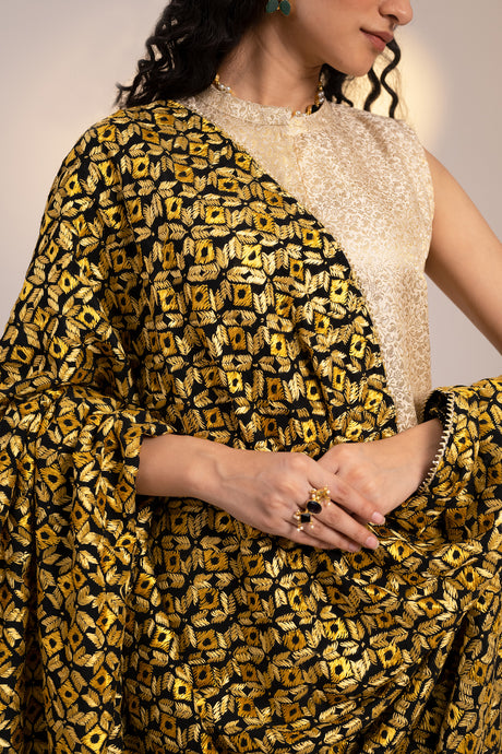 Black Gold Hand Made Phulkari Dupatta for Women | Online shopping Dupatta | Wedding Dupatta